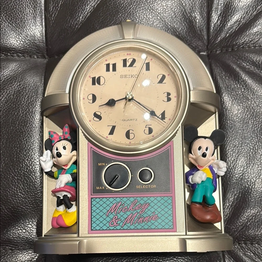 Vintage Mickey & Minnie Clock - Picture 7 of 7